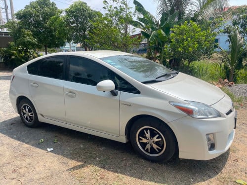 Prius options 3 ឡានអ្នកប្រើផ្ទាល់ ចង់លក់