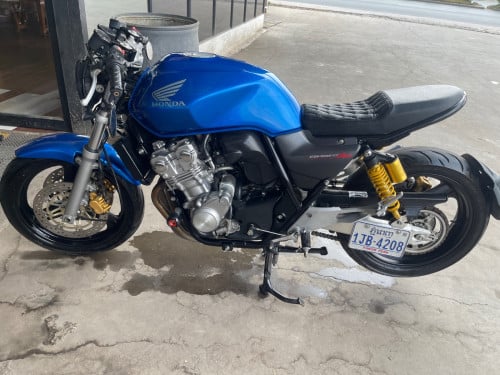 Urgent Sale CB400 Revo 2008