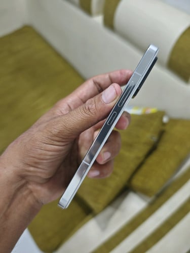 Xiaomi 13 12g/256g_CH(វៃដូរបាន)👉$215