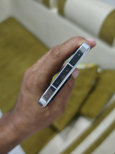Xiaomi 13 12g/256g_CH(វៃដូរបាន)👉$215
