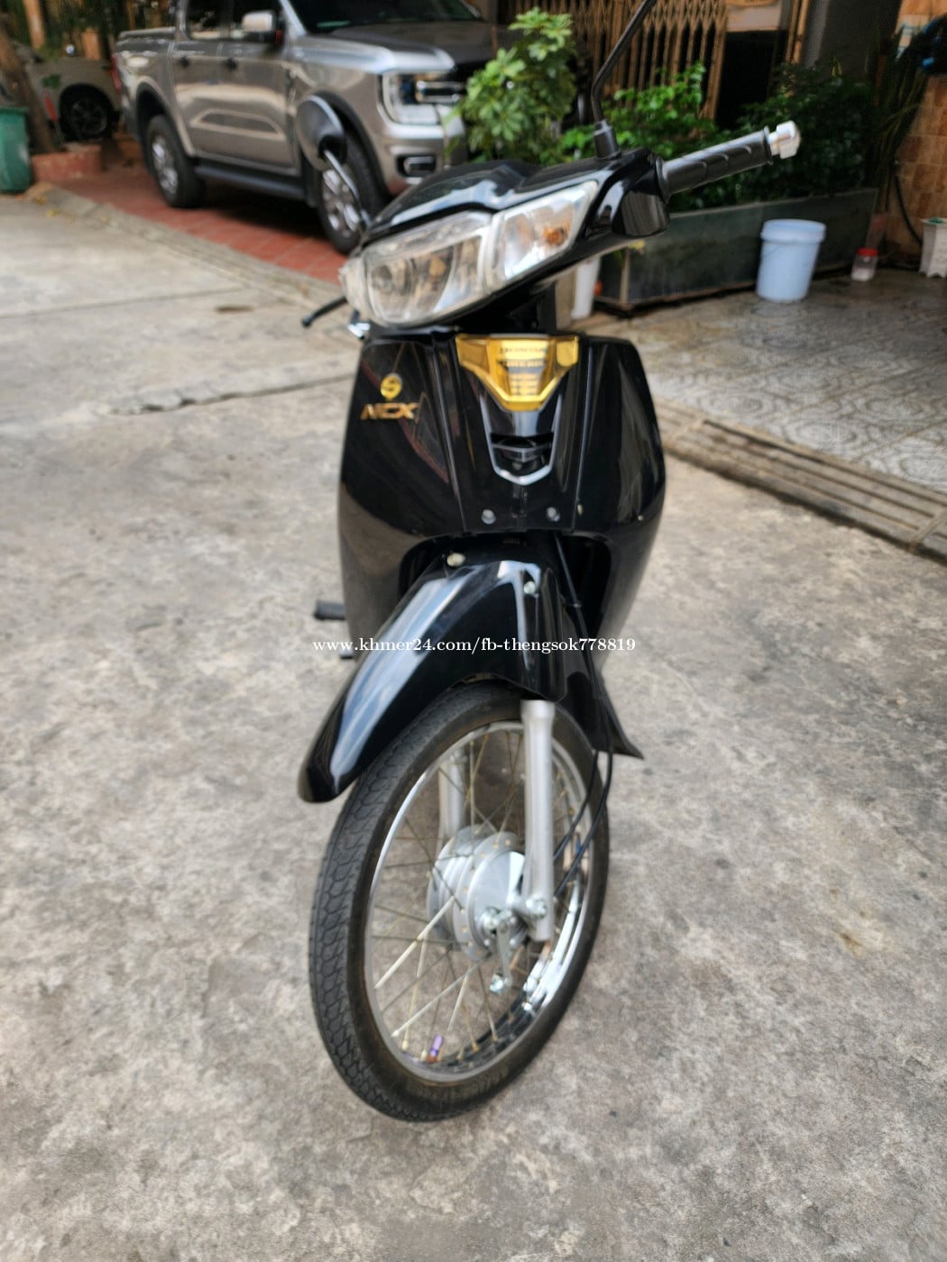 Honda Dream 125ccមានផ្លាកលេខកាតគ្រីត្រឹមត្រូវលក់តម្លៃចចារបាន 本田 Dream 125cc有正确证卡出售中 价格可以谈的