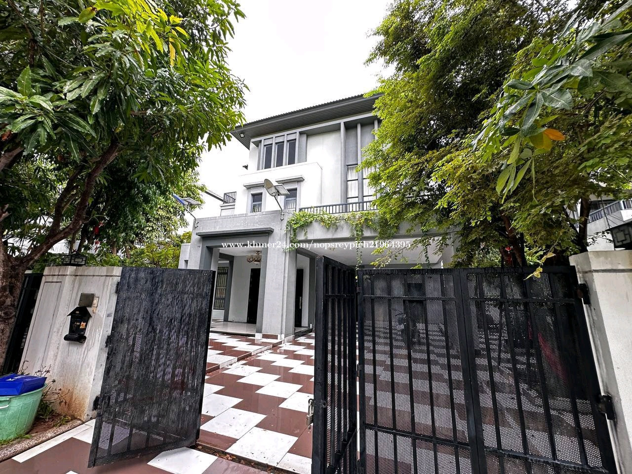 Queen Villa for Rent at Borey Chip Mong Land, Park Land 598