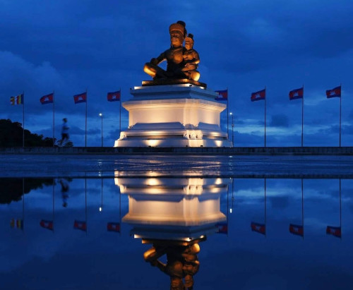 លក់ដី និងផ្ទះ ប្លង់រឹង ទល់មុខ កោះ តាកៀវ កោះឬស្សី
