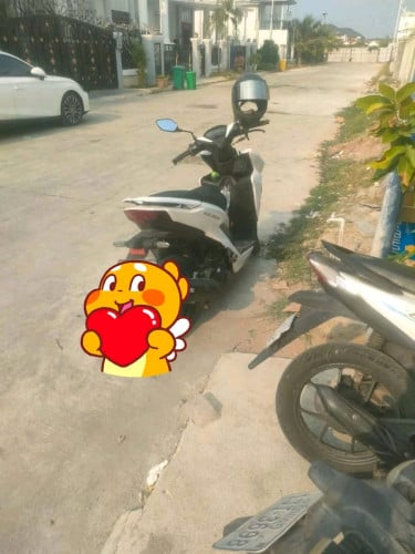 ជើងមួយល្មមត្រជាក់ម៉ូតូតាំងមួយមិនដឹងចិនក៏មិនដឹងតែម៉ាស៊ីនឆេះស្រួលរថយ។