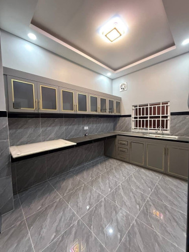 អគារលក់ តម្លៃ330000$ចរចា ប៉ោយប៉ែត