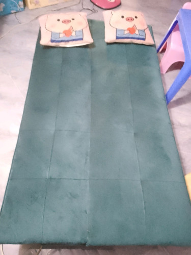 សាឡុងអាចគេងបានលក់ នៅស្អាត90%