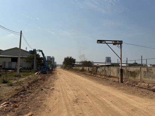 ដីលក់ជិត AEON2 (200m)