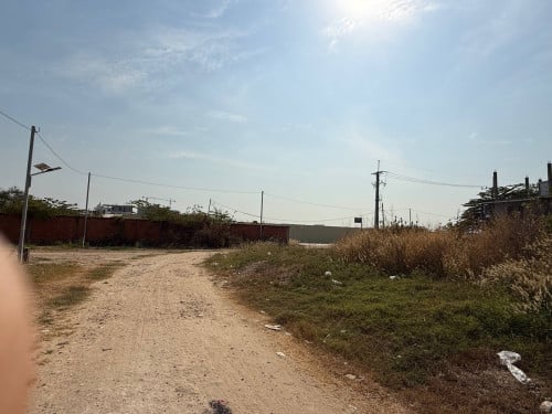 ដីលក់ជិត AEON2 (200m)