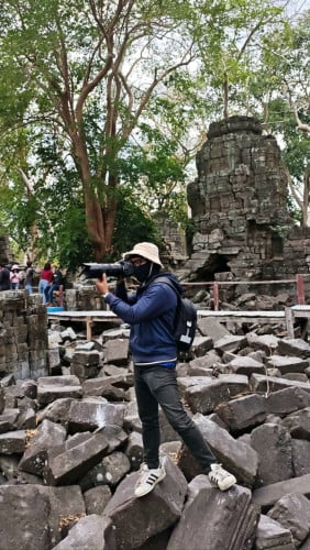 កាតាបដាក់ Camera Size S ស្រួលយកតាមខ្លួន