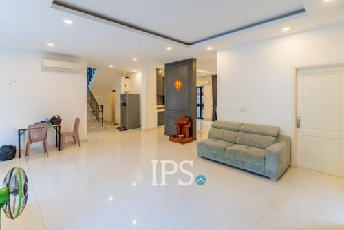 #FORSALE🏠 វីឡាឃ្វីន II 6 បន្ទប់គេង -​📍ជីបម៉ុងហ្គ្រេនភ្នំពេញ, ភ្នំពេញ