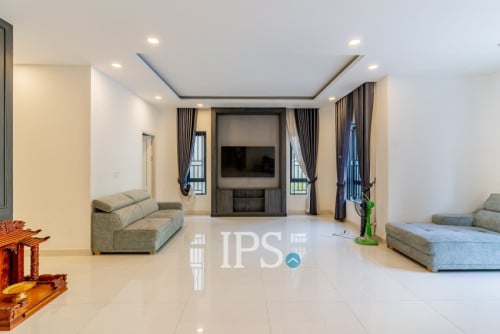 #FORSALE🏠 វីឡាឃ្វីន II 6 បន្ទប់គេង -​📍ជីបម៉ុងហ្គ្រេនភ្នំពេញ, ភ្នំពេញ