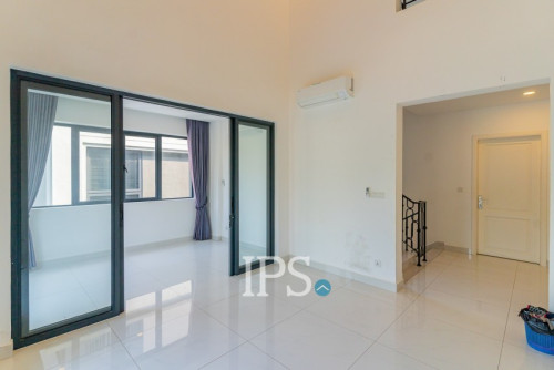 #FORSALE🏠 វីឡាឃ្វីន II 6 បន្ទប់គេង -​📍ជីបម៉ុងហ្គ្រេនភ្នំពេញ, ភ្នំពេញ
