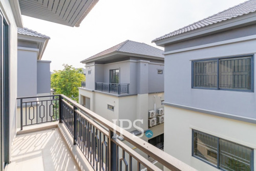 #FORSALE🏠 វីឡាឃ្វីន II 6 បន្ទប់គេង -​📍ជីបម៉ុងហ្គ្រេនភ្នំពេញ, ភ្នំពេញ