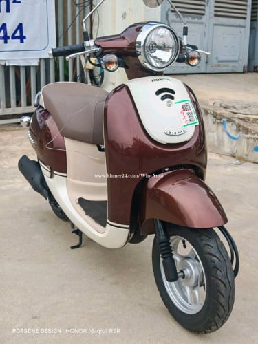 ជប៉ុនHonda Giono FI 50cc ឆ្នាំ 015 ខ្ចីខ្លាំង  ធានាទឹកថ្នាំសុីន ១ទឹកសំណុំសុីន ក្រដាស់ពន្ធជូន