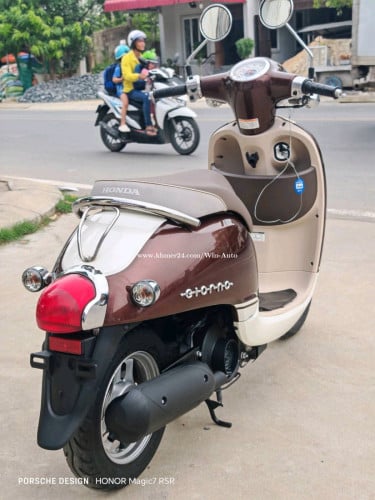 ជប៉ុនHonda Giono FI 50cc ឆ្នាំ 015 ខ្ចីខ្លាំង  ធានាទឹកថ្នាំសុីន ១ទឹកសំណុំសុីន ក្រដាស់ពន្ធជូន