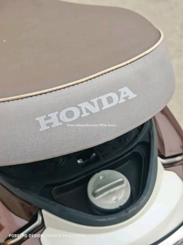 ជប៉ុនHonda Giono FI 50cc ឆ្នាំ 015 ខ្ចីខ្លាំង  ធានាទឹកថ្នាំសុីន ១ទឹកសំណុំសុីន ក្រដាស់ពន្ធជូន