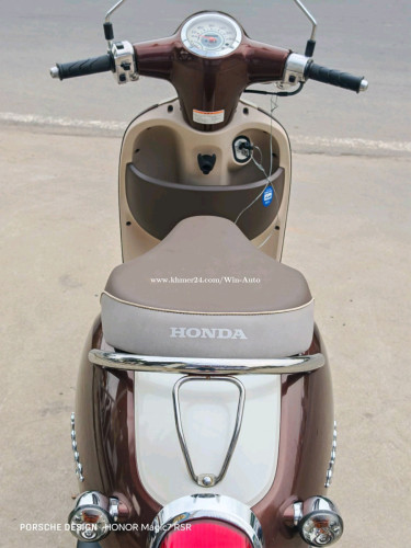 ជប៉ុនHonda Giono FI 50cc ឆ្នាំ 015 ខ្ចីខ្លាំង  ធានាទឹកថ្នាំសុីន ១ទឹកសំណុំសុីន ក្រដាស់ពន្ធជូន