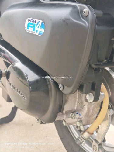 ជប៉ុនHonda Giono FI 50cc ឆ្នាំ 015 ខ្ចីខ្លាំង  ធានាទឹកថ្នាំសុីន ១ទឹកសំណុំសុីន ក្រដាស់ពន្ធជូន