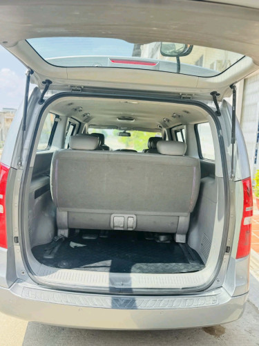 លក់ HYUNDAI CVX ឆ្នាំ014 ធានាឡានស្អាតអត់បុកអត់ប៉ះអត់ច្រេះម៉ាស៊ីនប្រអប់លេខនៅអេម