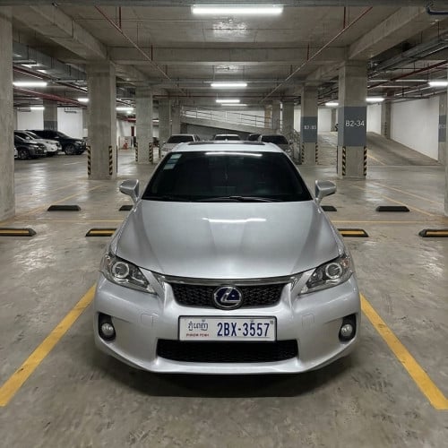 លក់ឡាន Lexux CT200h F-Sport 2012