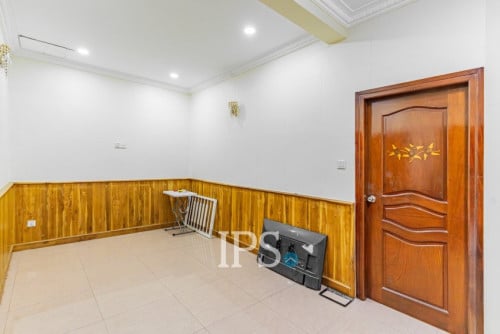#សម្រាប់លក់ 🏡 វីឡាភ្លោះ 4 បន្ទប់គេង – Bassac Garden City