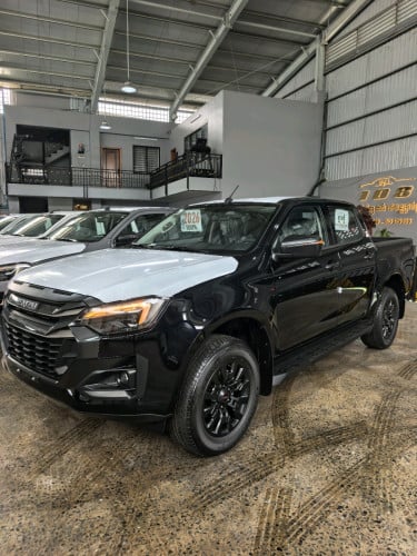💫ISUZU D-MAX 2026 ថ្មី100%     🎉ទិញភ្លាមបានភ្លាម មានគ្រប់ពណ៍    🎉មានទាំងម៉ាសុីន 1.9L នឹង 3.0L