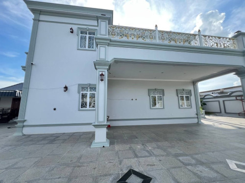 出租📍地址 : 波贝 🏠 有8个房间 💵 一个月 8000$