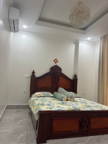 出租📍地址 : 波贝 🏠 有8个房间 💵 一个月 8000$