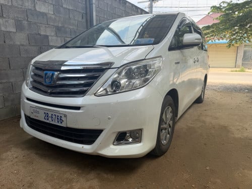 2013 full option Hybrid   លក់ប្រញាប់