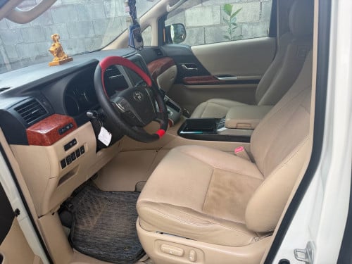2013 full option Hybrid   លក់ប្រញាប់