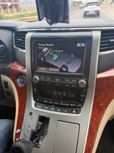 2013 full option Hybrid   លក់ប្រញាប់