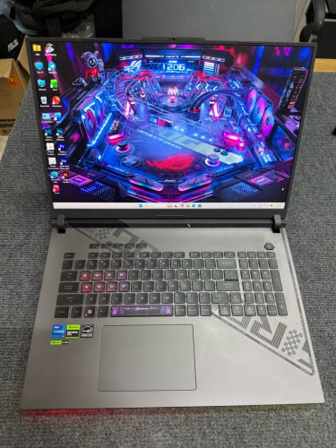 Asus ROG Strix G18 2024 (98%)