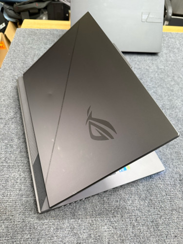 Asus ROG Strix G18 2024 (98%)