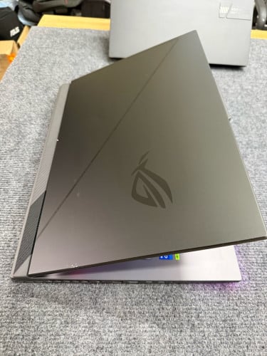 Asus ROG Strix G18 2024 (98%)