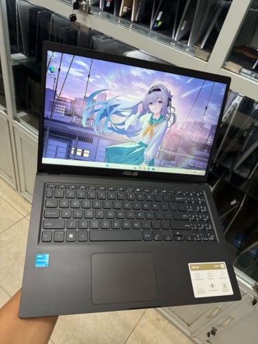 Asus Vivobook 15 2025 (99%)