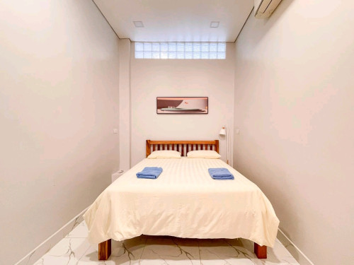Charming 1 Bedroom renovated apartment for rent near Exchange Square and Wat Phnom - Phnom Penh.