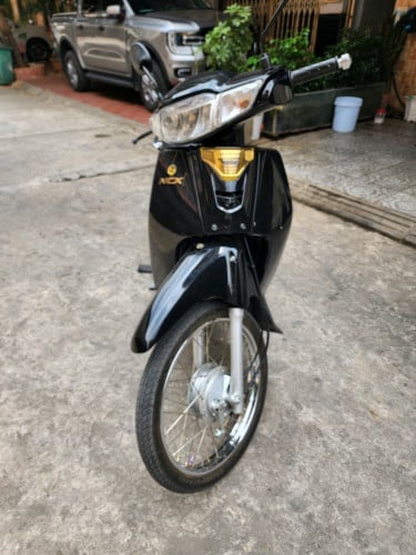 Honda Dream 125ccមានផ្លាកលេខកាតគ្រីត្រឹមត្រូវលក់តម្លៃចចារបាន 本田 Dream 125cc有正确证卡出售中 价格可以谈的