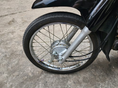 Honda Dream 125ccមានផ្លាកលេខកាតគ្រីត្រឹមត្រូវលក់តម្លៃចចារបាន 本田 Dream 125cc有正确证卡出售中 价格可以谈的