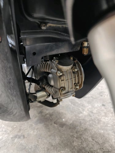 Honda Dream 125ccមានផ្លាកលេខកាតគ្រីត្រឹមត្រូវលក់តម្លៃចចារបាន 本田 Dream 125cc有正确证卡出售中 价格可以谈的