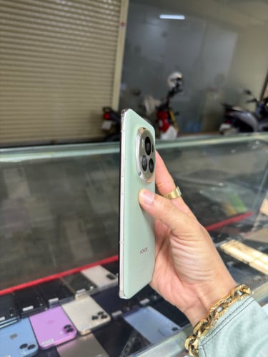 Honor Magic 6 Pro Global សុីម២ , Ram12GB HD512GB Phone Condition 97% , បែកថាច់ប៉ុនសសៃសក់