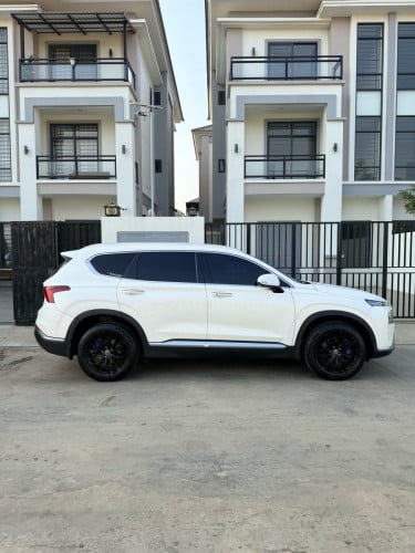 Hyundai Santa Fe 2022 ក្រុមហ៊ុន