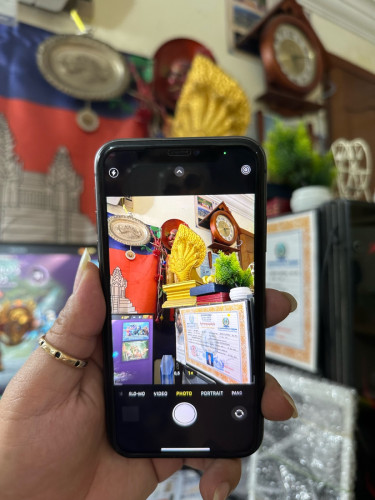 IPhone 11 / 128g / no scan / CN ដាក់បានសុីម 2 /ធានាអេក្រង់ហ្សុីន លក់តំលៃក្រោមទីផ្សារ 100$ ដាច់