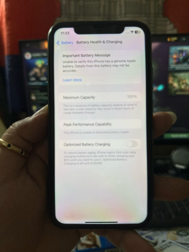IPhone 11 / 128g / no scan / CN ដាក់បានសុីម 2 /ធានាអេក្រង់ហ្សុីន លក់តំលៃក្រោមទីផ្សារ 100$ ដាច់