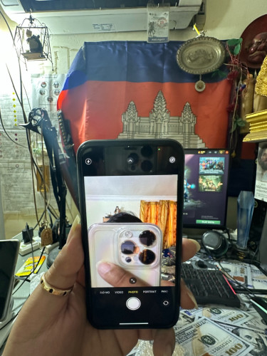 IPhone 11 / 128g / no scan / CN ដាក់បានសុីម 2 /ធានាអេក្រង់ហ្សុីន លក់តំលៃក្រោមទីផ្សារ 100$ ដាច់