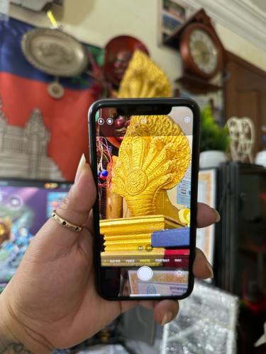 IPhone 11 / 128g / no scan / CN ដាក់បានសុីម 2 /ធានាអេក្រង់ហ្សុីន លក់តំលៃក្រោមទីផ្សារ 100$ ដាច់