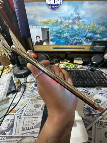 IPhone 11 Pro Max / 256g / no scan / អេក្រង់ថ្ម លក់តំលៃក្រោមទីផ្សារ 155$ ដាច់
