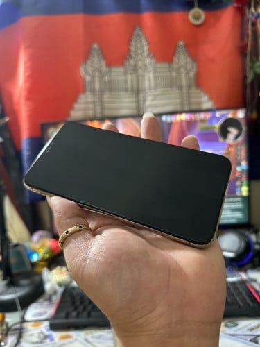 IPhone 11 Pro Max / 256g / no scan / អេក្រង់ថ្ម លក់តំលៃក្រោមទីផ្សារ 155$ ដាច់