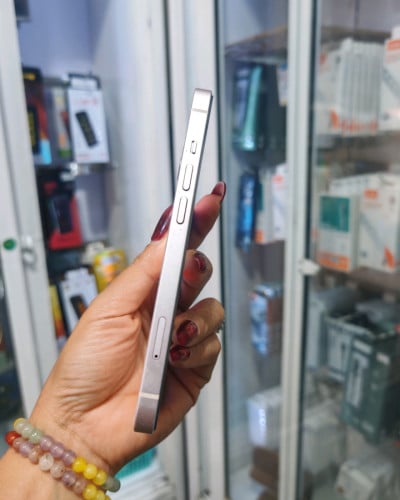 iPhone 13/128GB/LLថ្ម88%តួរស្អាតសុីនសានុំ