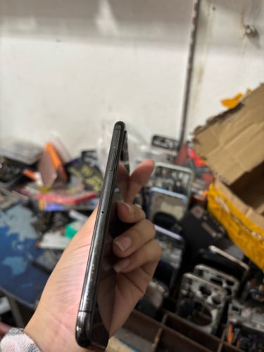 iPhone X សានុំសុិនស្ទើរតូដូចរូប 64g លេងបានតែinternet ទេwifiលេងអត់កើតទេ អេក្រសុិន