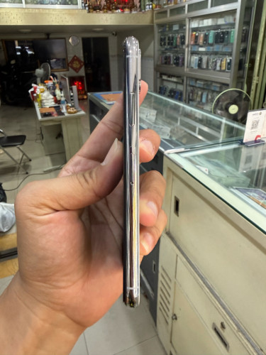 iPhone X (LL/A) 256GB, ពណ៍ស, មានស្កេន, សានុំហ្សុីន
